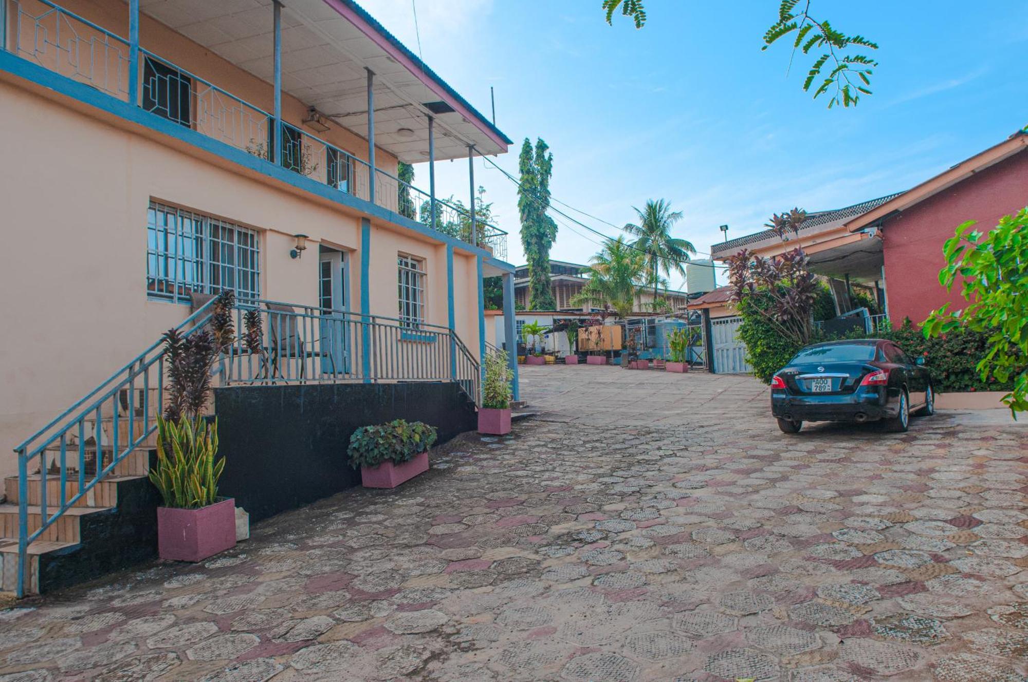 The Jam Lodge Freetown Exterior photo